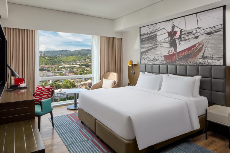 RRCEBU_room_deluxe-king_003 (1)